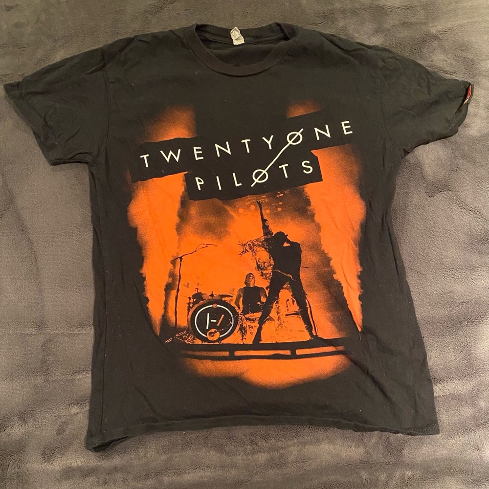 Twenty one pilots concert tee shirt